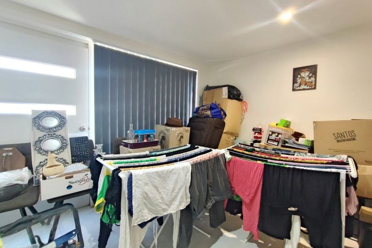 Photo of property in 120 Golf Road, New Lynn, Auckland, 0600