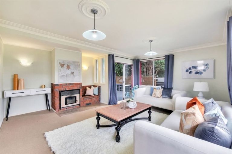Photo of property in 11 South Pacific Place, Henderson, Auckland, 0612