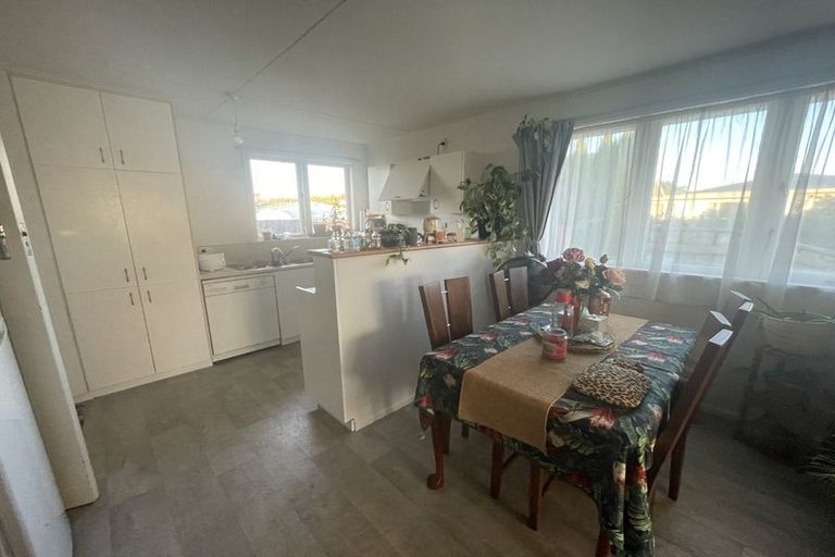 Photo of property in 77 Meeanee Road, Taradale, Napier, 4112