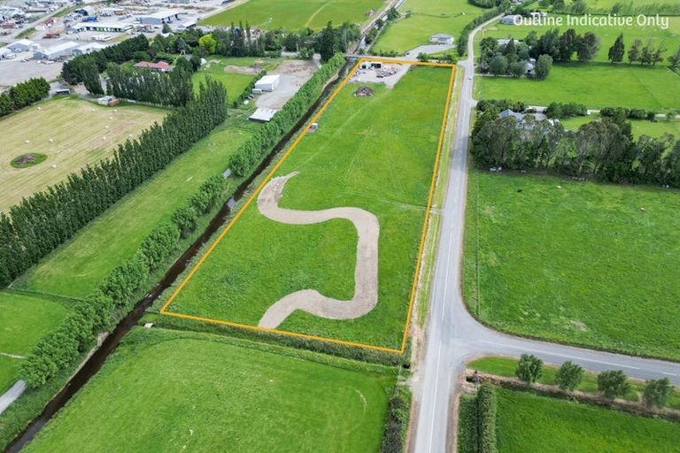 Photo of property in 61 Moore Road, Winton, 9781