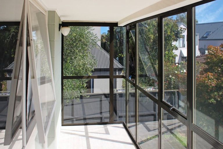 Photo of property in 2/107 Holly Road, St Albans, Christchurch, 8014