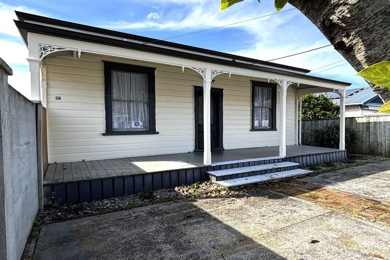 Photo of property in 27 Second Avenue, Avenues, Whangarei, 0110