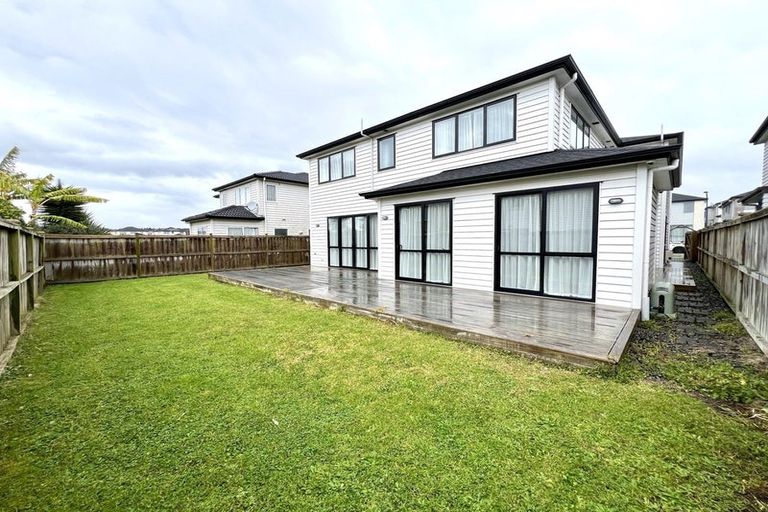 Photo of property in 22 Eastfield Avenue, Flat Bush, Auckland, 2019