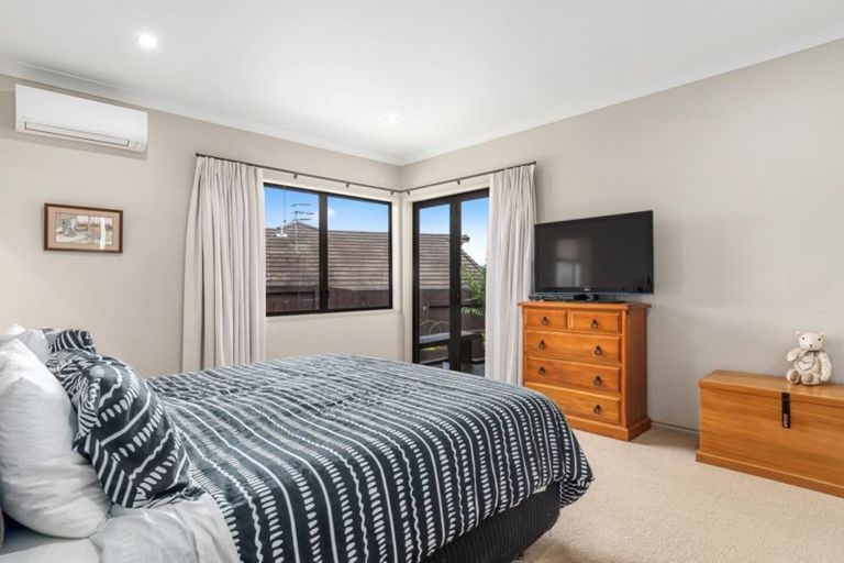 Photo of property in 2 Crater Close, Pyes Pa, Tauranga, 3112