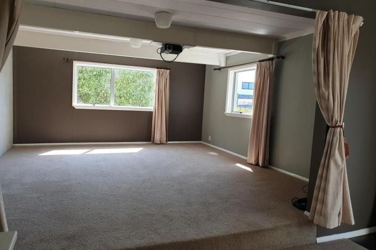Photo of property in 1/56 Waipani Road, Te Atatu Peninsula, Auckland, 0610