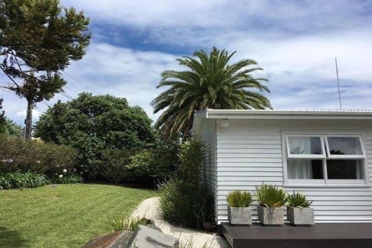 Photo of property in 1/18 Firth Road, Torbay, Auckland, 0630