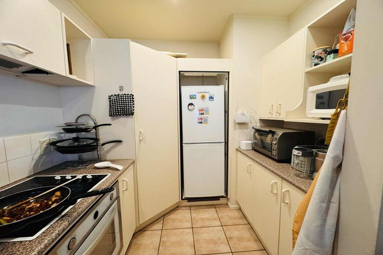 Photo of property in Maddison Apartments, 1/6e Queen Street, Palmerston North, 4410