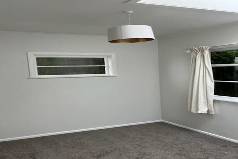 Photo of property in 7 Glenville Road, Karaka Bays, Wellington, 6022