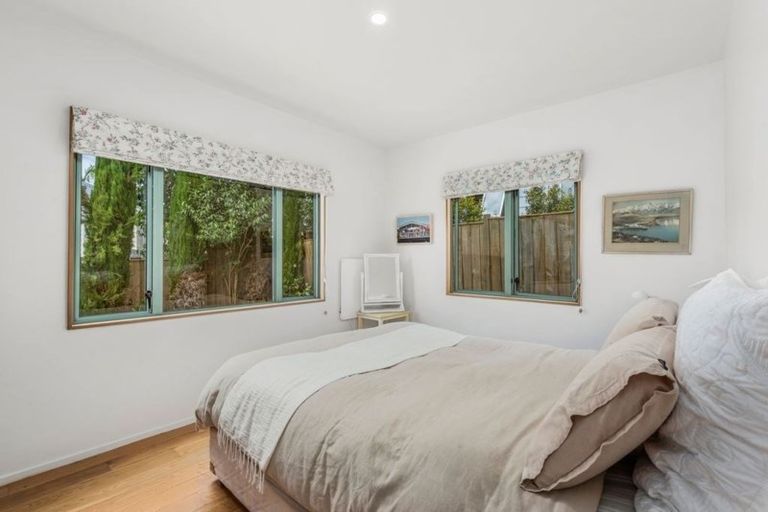 Photo of property in 1/2 Milton Road, Northcote Point, Auckland, 0627