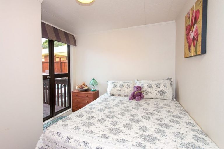 Photo of property in 10 Len Brown Place, Pukekohe, 2120