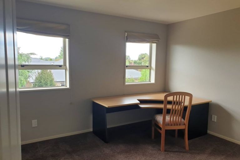 Photo of property in 15 Dinglebay Place, Casebrook, Christchurch, 8051