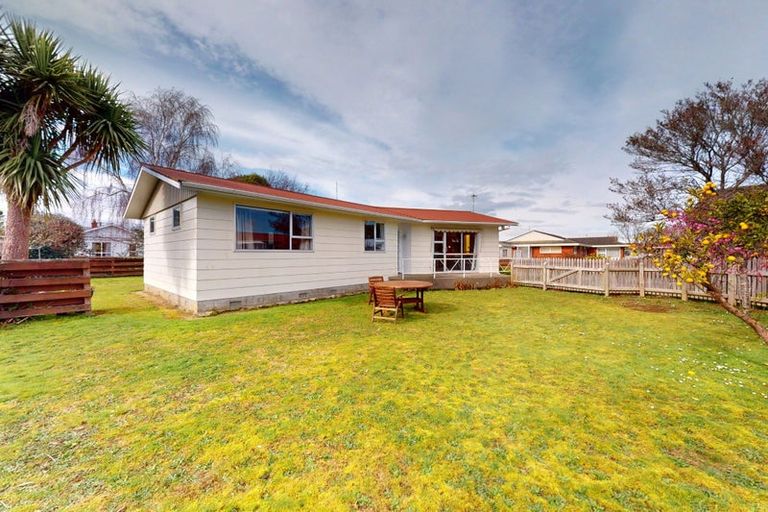 Photo of property in 6 Walker Crescent, Bulls, 4818