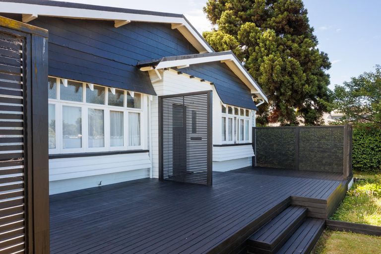 Photo of property in 201 Fitzherbert Avenue, West End, Palmerston North, 4410