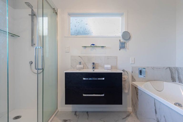 Photo of property in 29 The Track, Plimmerton, Porirua, 5026