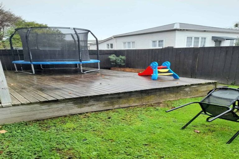 Photo of property in 2/54 Awamutu Grove, Waiwhetu, Lower Hutt, 5010