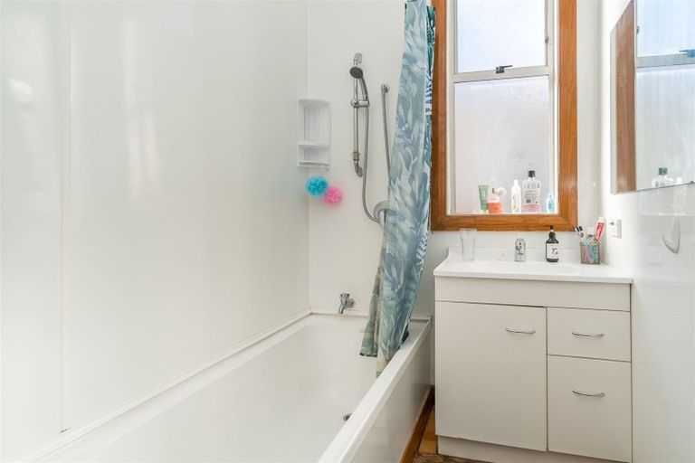 Photo of property in 180 Melbourne Street, South Dunedin, Dunedin, 9012