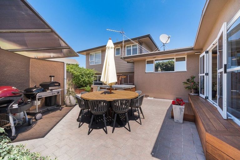 Photo of property in 3 Gainsborough Grove, Highbury, Palmerston North, 4412