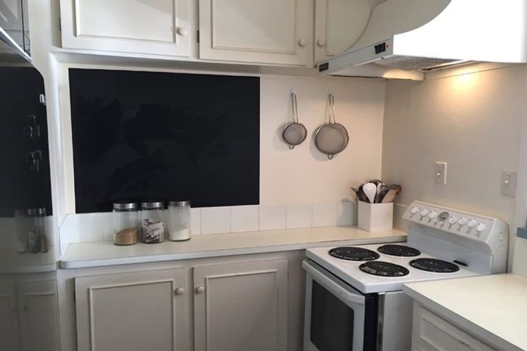 Photo of property in 74 Clarence Road, Northcote Point, Auckland, 0627