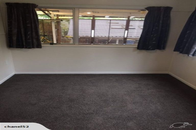 Photo of property in 2/27 Salem Place, Torbay, Auckland, 0630