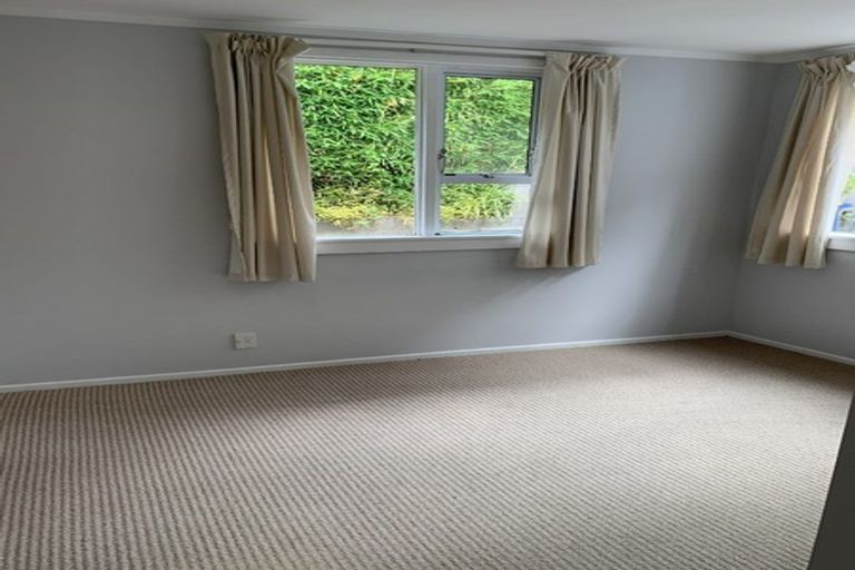 Photo of property in 2/80 Seaview Road, Castor Bay, Auckland, 0620