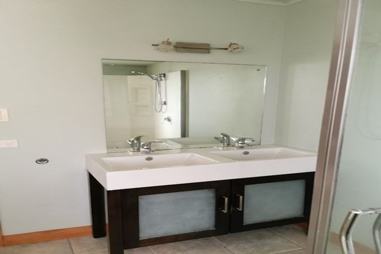 Photo of property in 14 Lyttelton Avenue, Forrest Hill, Auckland, 0620