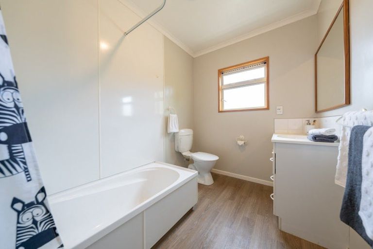 Photo of property in 27b Mckerrow Street, Te Anau, 9600