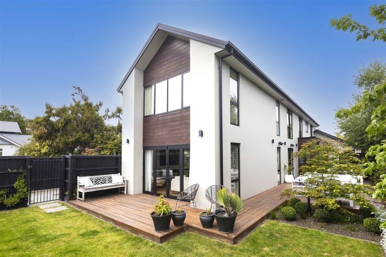 Photo of property in 28 Hawthorne Street, Strowan, Christchurch, 8052