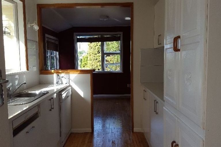 Photo of property in 15 Tyne Road, Forrest Hill, Auckland, 0620