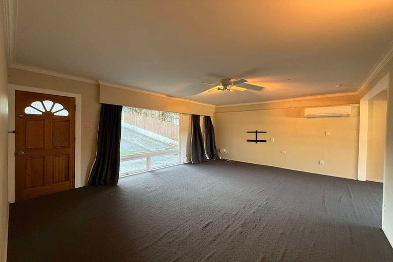 Photo of property in 40 Whanake Street, Titahi Bay, Porirua, 5022