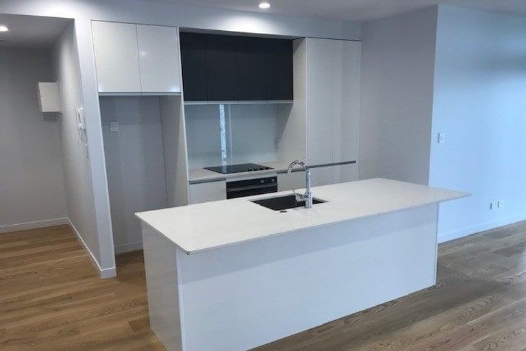 Photo of property in Frank Sargeson Apts, 508/74 Anzac Street, Takapuna, Auckland, 0622