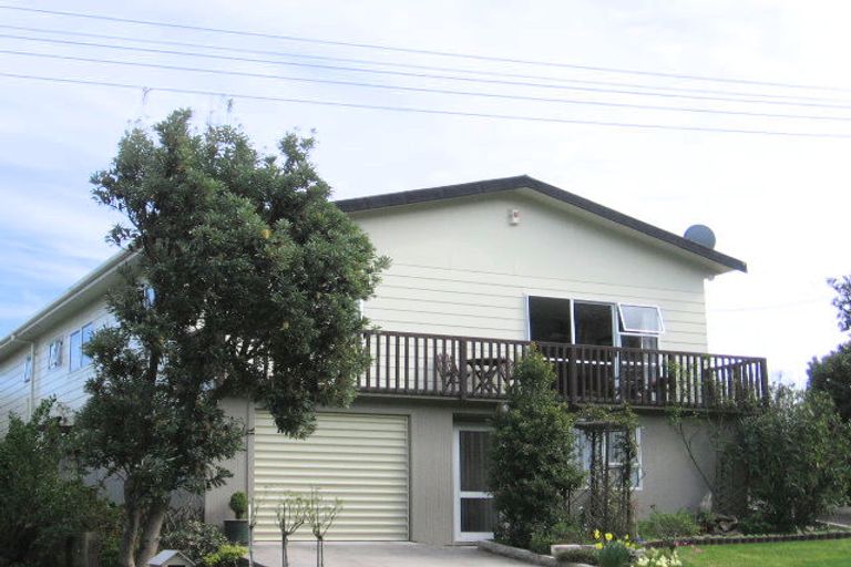 Photo of property in 18 Dustin Street, Foxton Beach, Foxton, 4815