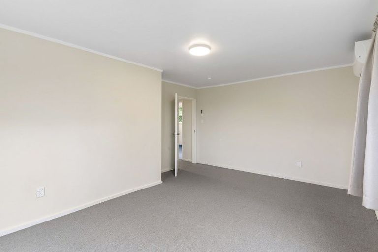 Photo of property in 1/15 Otakau Road, Milford, Auckland, 0620