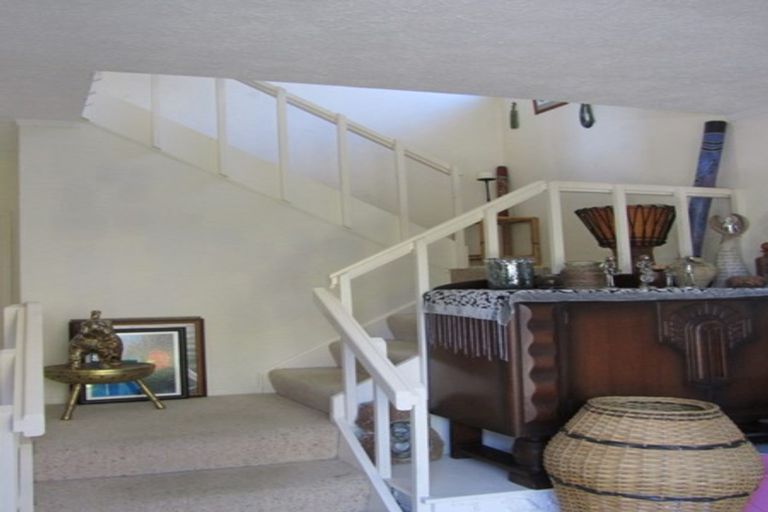 Photo of property in 1/36 Saddleback Rise, Murrays Bay, Auckland, 0630