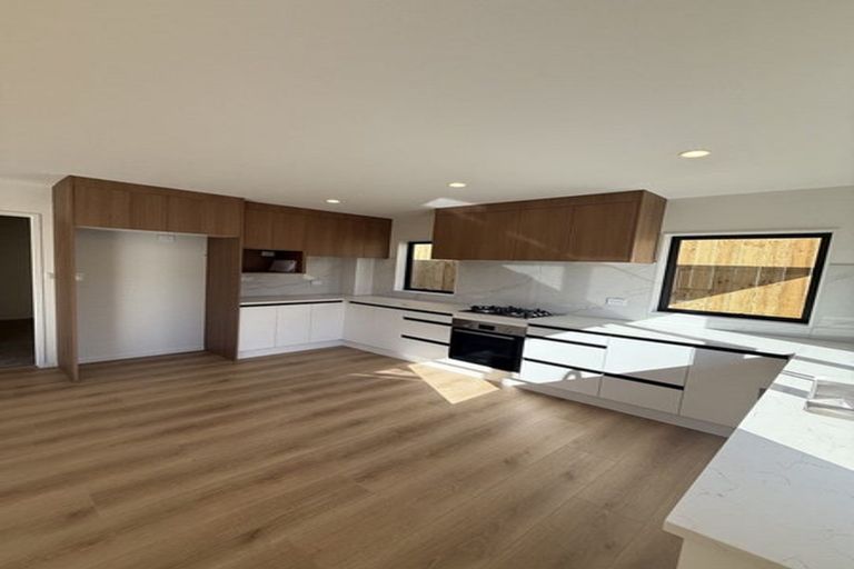 Photo of property in 44d Orams Road, Hillpark, Auckland, 2102