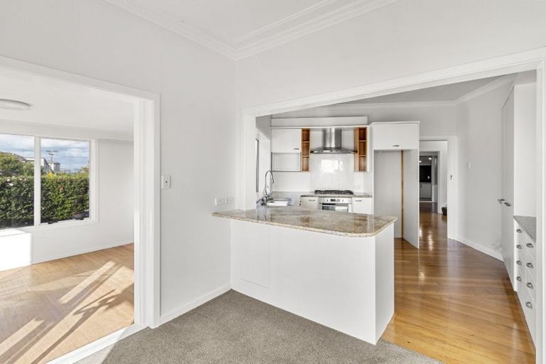 Photo of property in 84 Mellons Bay Road, Mellons Bay, Auckland, 2014