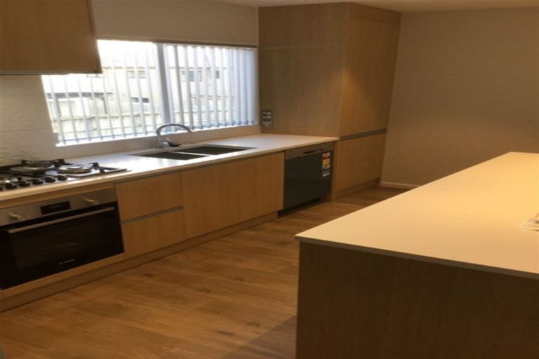 Photo of property in 101 Bordeaux Parade, Te Atatu South, Auckland, 0610