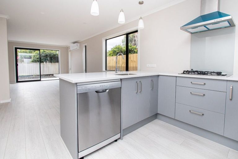 Photo of property in 2/1 Splitt Avenue, Glenview, Hamilton, 3206