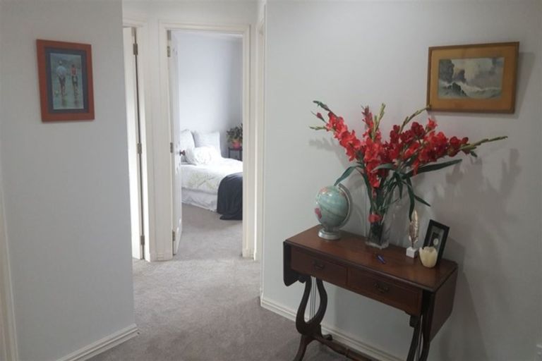 Photo of property in 1 Hoyte Place, Pukehangi, Rotorua, 3015