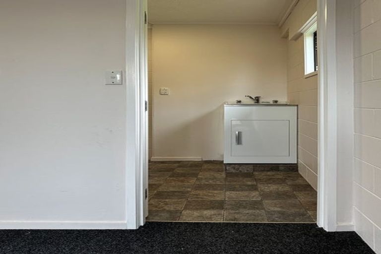 Photo of property in 2/51 Nigel Road, Browns Bay, Auckland, 0630
