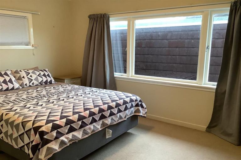 Photo of property in 1/5 Stratford Avenue, Milford, Auckland, 0620