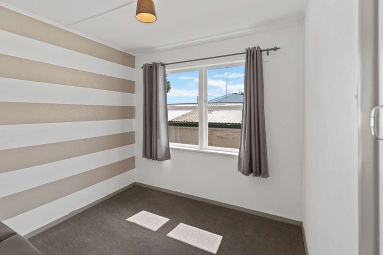 Photo of property in 3 Glenn Street, Castlecliff, Whanganui, 4501