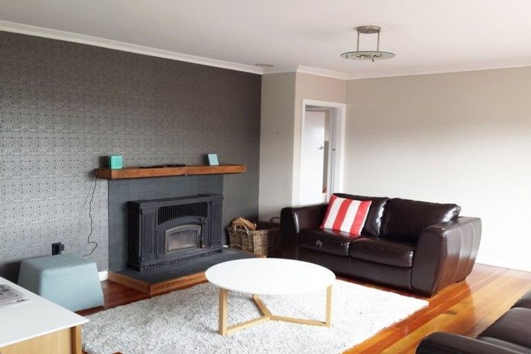 Photo of property in 6 Rarawa Place, Vogeltown, New Plymouth, 4310