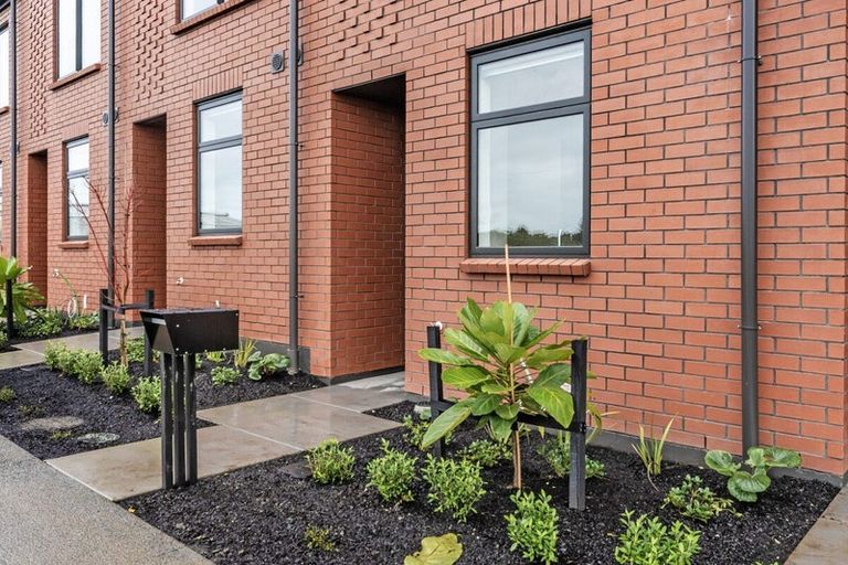 Photo of property in 27 Raukohekohe Road, Wiri, Auckland, 2104