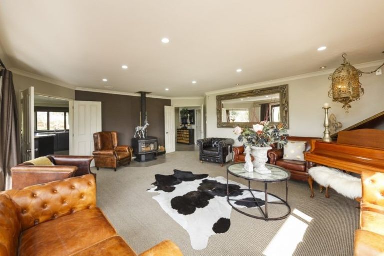 Photo of property in 15 Dobsons Lane, Kelvin Grove, Palmerston North, 4470