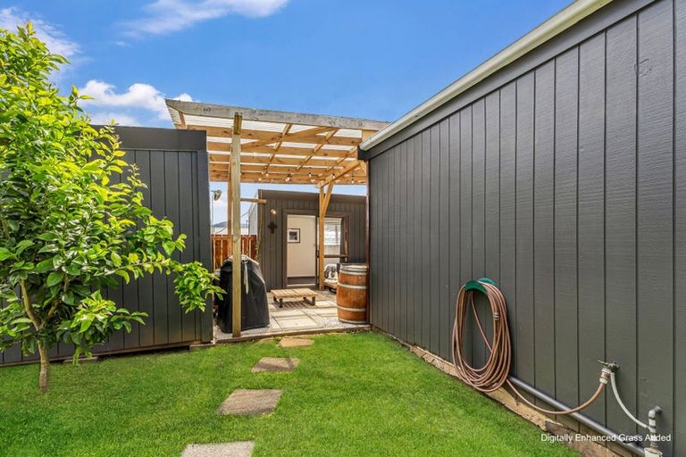 Photo of property in 17 Cook Drive, Whitianga, 3510