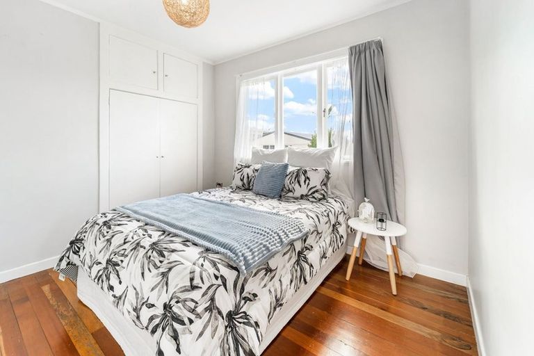 Photo of property in 23a Riserra Drive, Ranui, Auckland, 0612