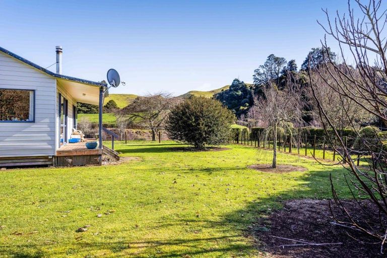 Photo of property in 2445 Tarata Road, Tarata, Inglewood, 4387