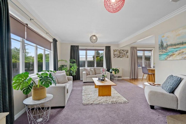 Photo of property in 298 Shakespeare Street, Leamington, Cambridge, 3432