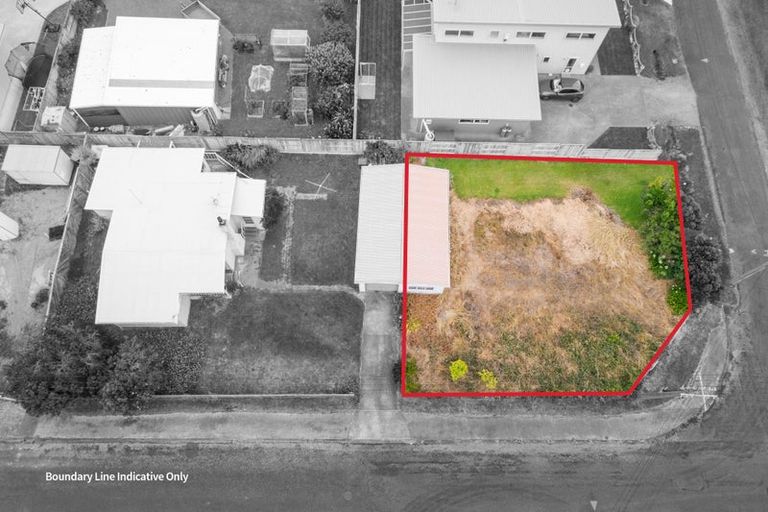 Photo of property in 1 Hall Place, Foxton Beach, Foxton, 4815