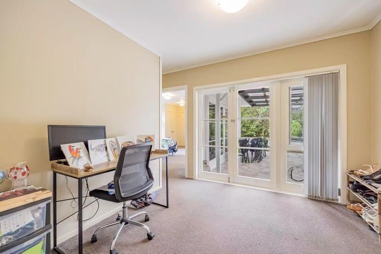 Photo of property in 6 William Souter Street, Forrest Hill, Auckland, 0620